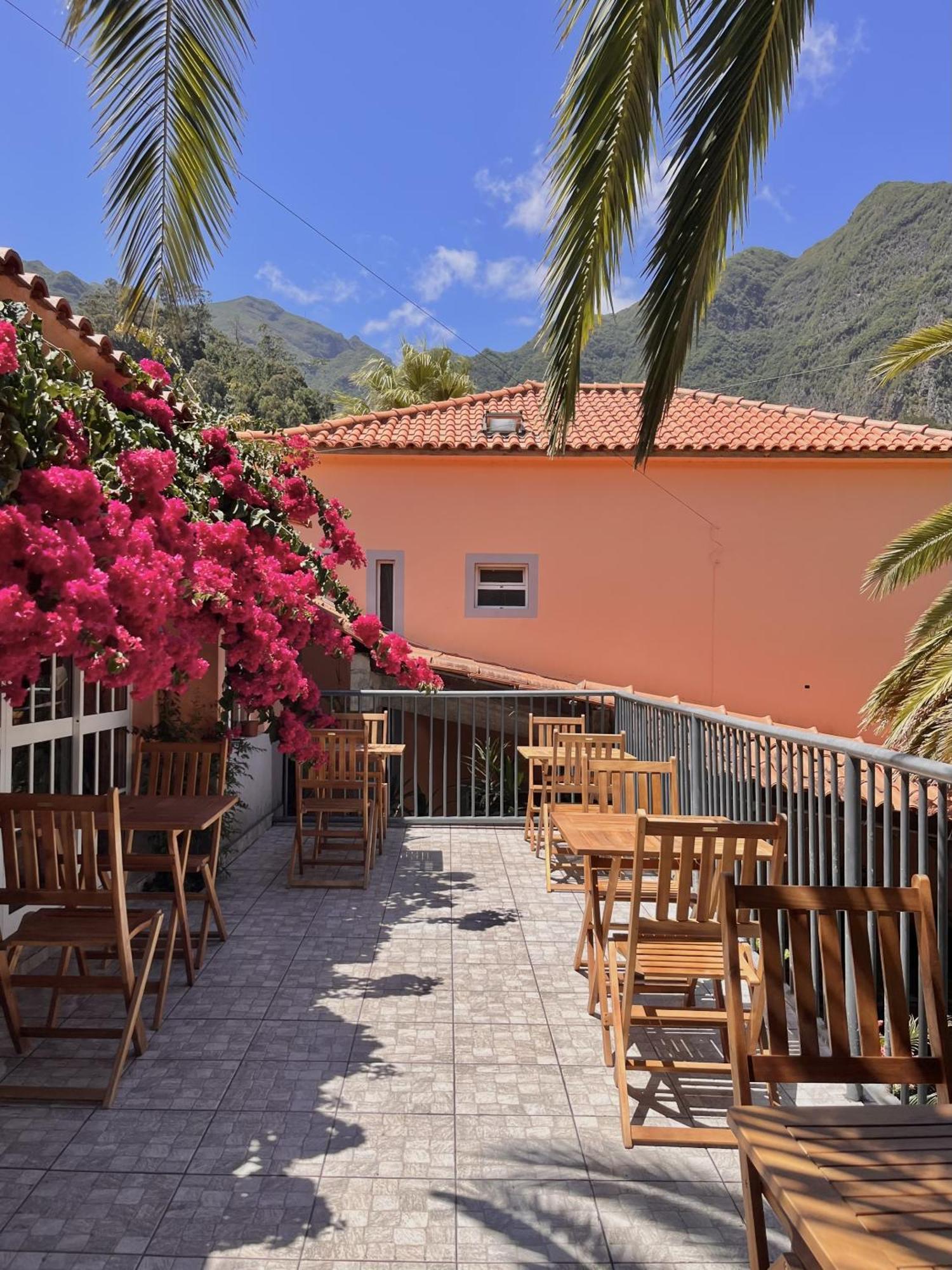 Gardens Guest House São Vicente Exteriör bild
